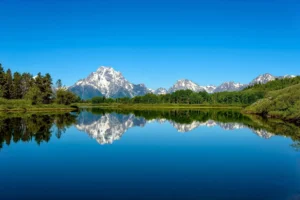 a view of a lake in wyoming
